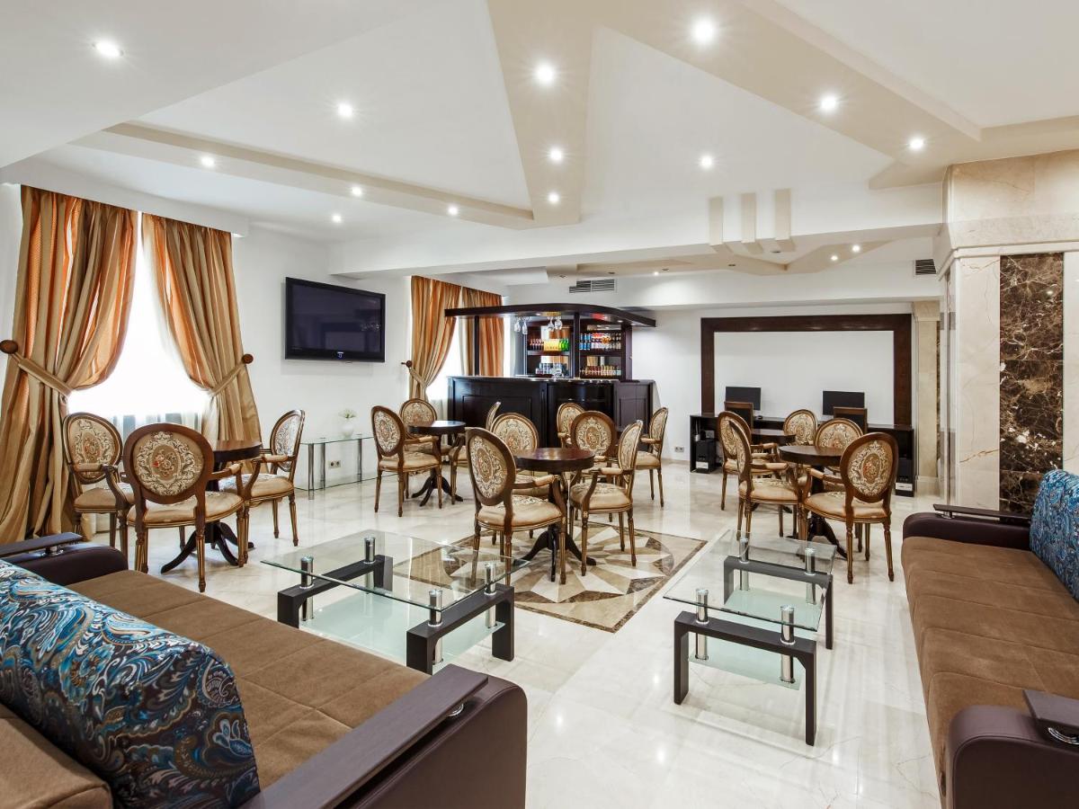 Moscow Holiday Hotel - Housity