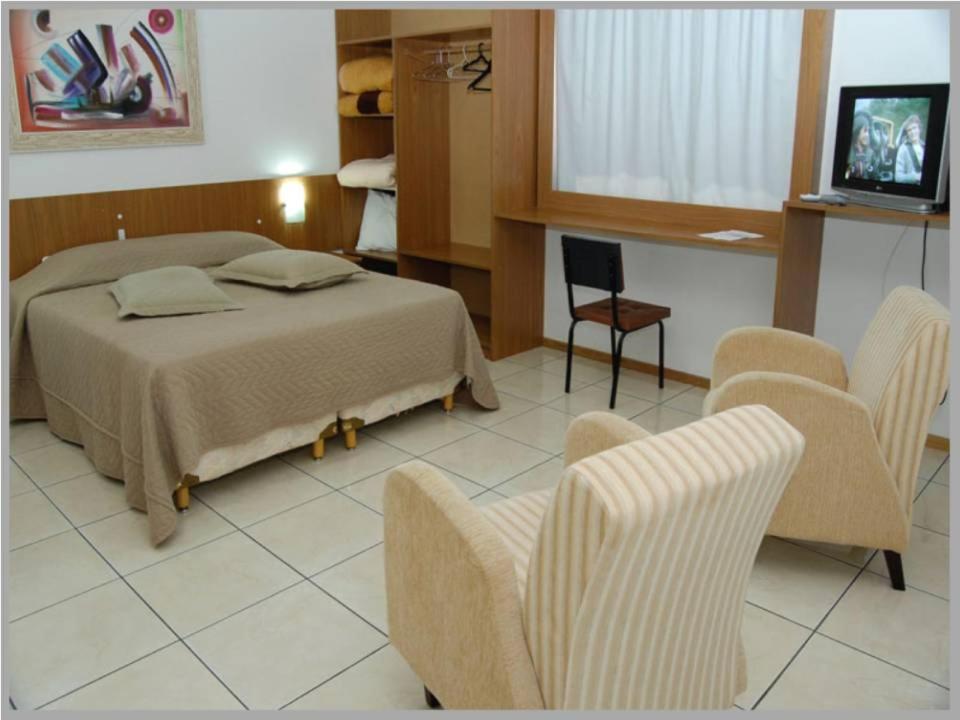 Cometa Plaza Hotel - Housity