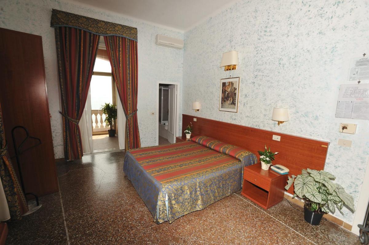 Hotel Miramare - Housity