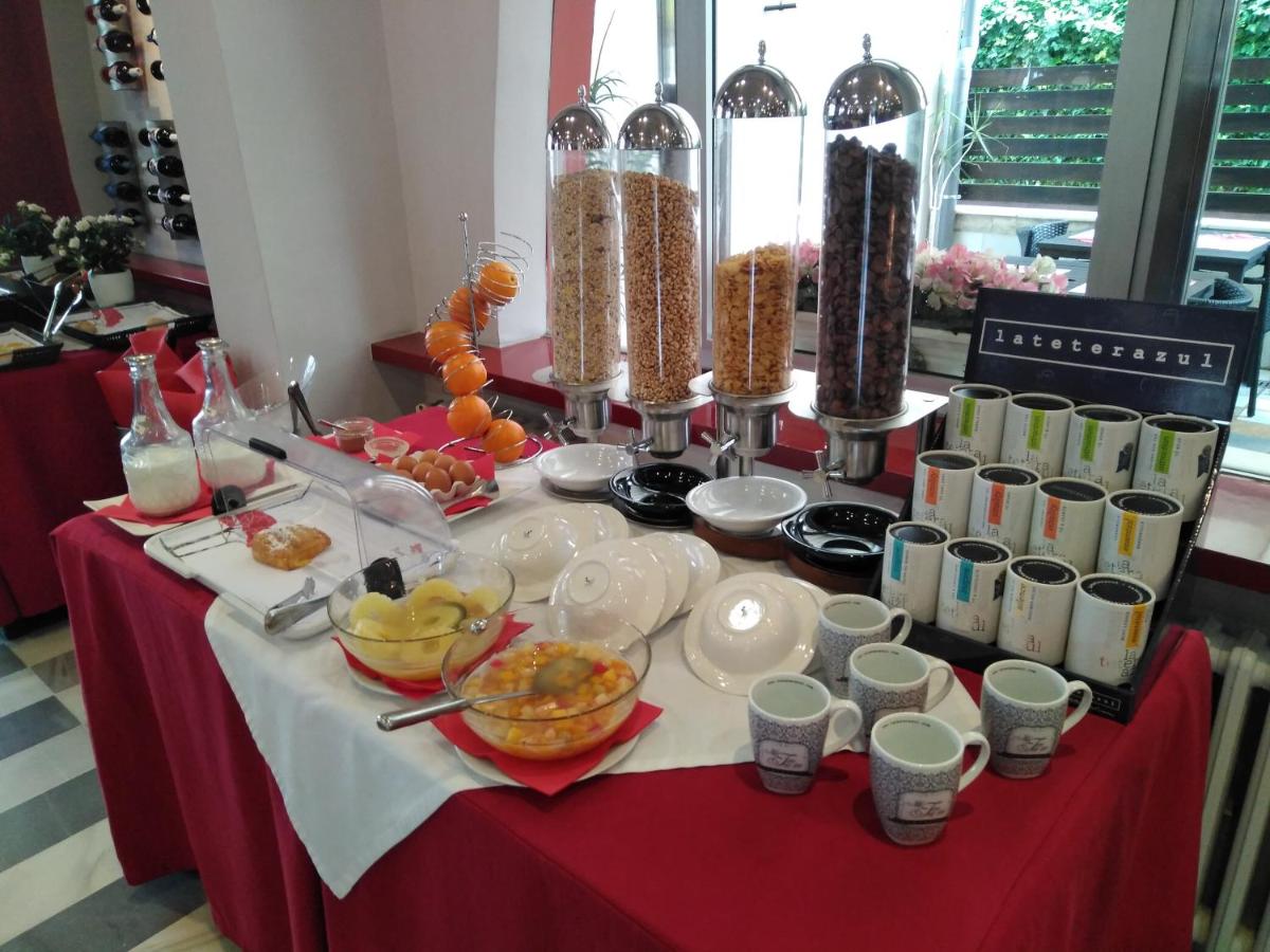 Comida en o cerca de este hotel