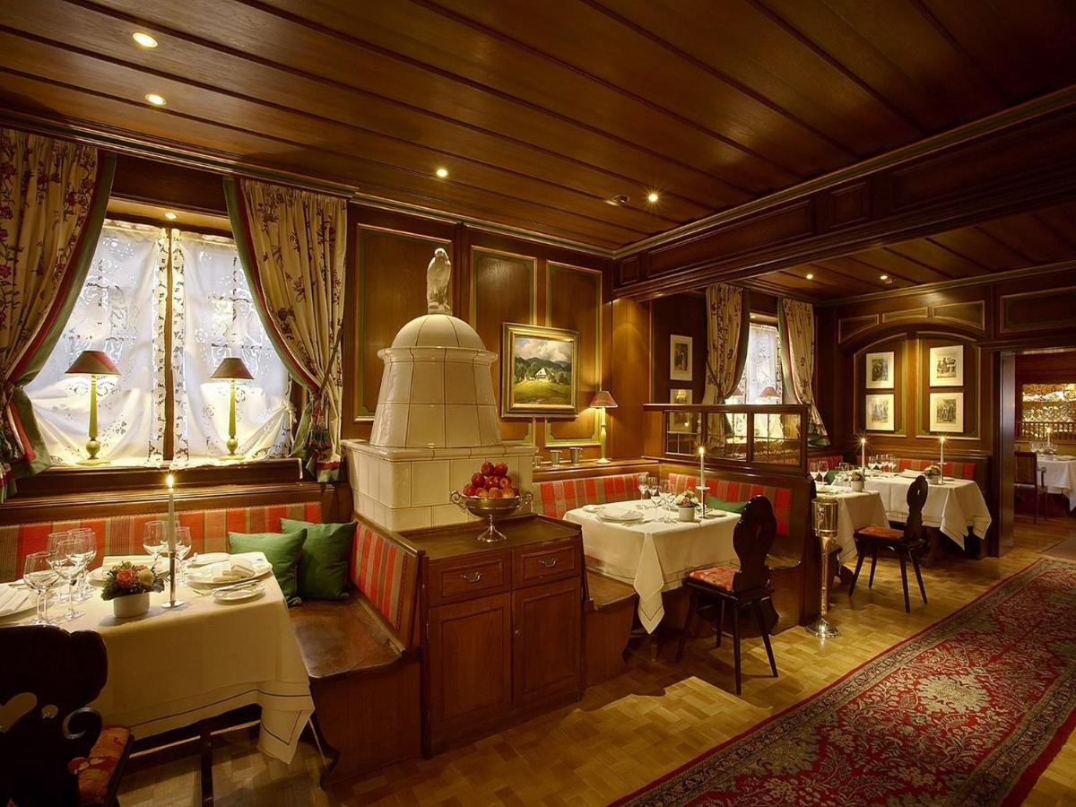 Ein Restaurant oder anderes Speiselokal in der Unterkunft Colombi Hotel