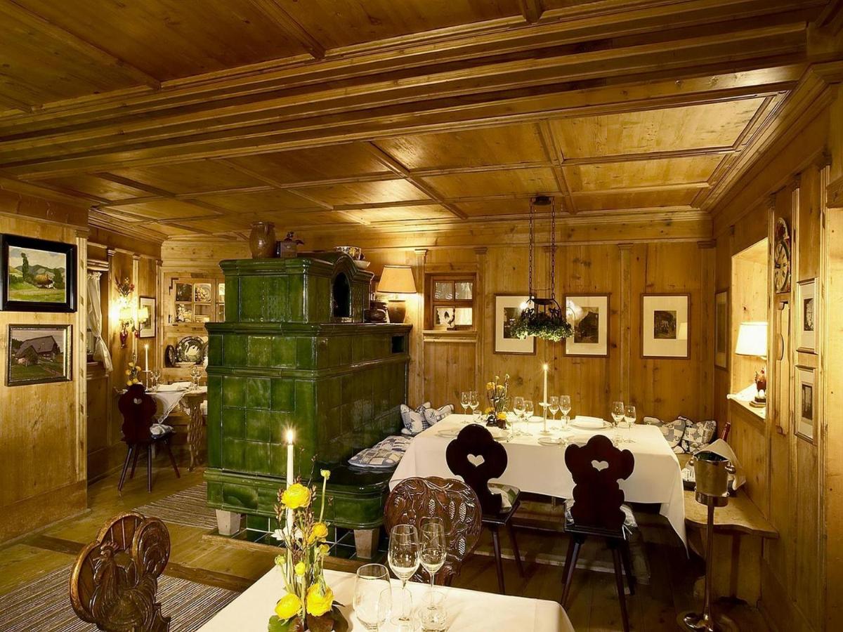 Ein Restaurant oder anderes Speiselokal in der Unterkunft Colombi Hotel