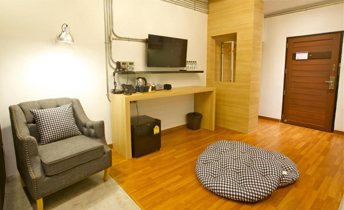 The Plug Hotel - Housity