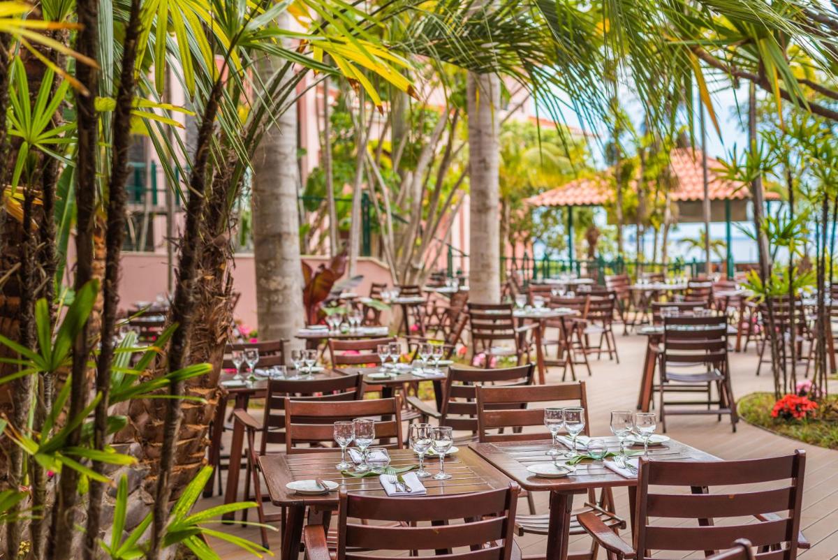 Um restaurante ou outro lugar para comer em Pestana Royal All Inclusive Ocean & Spa Resort