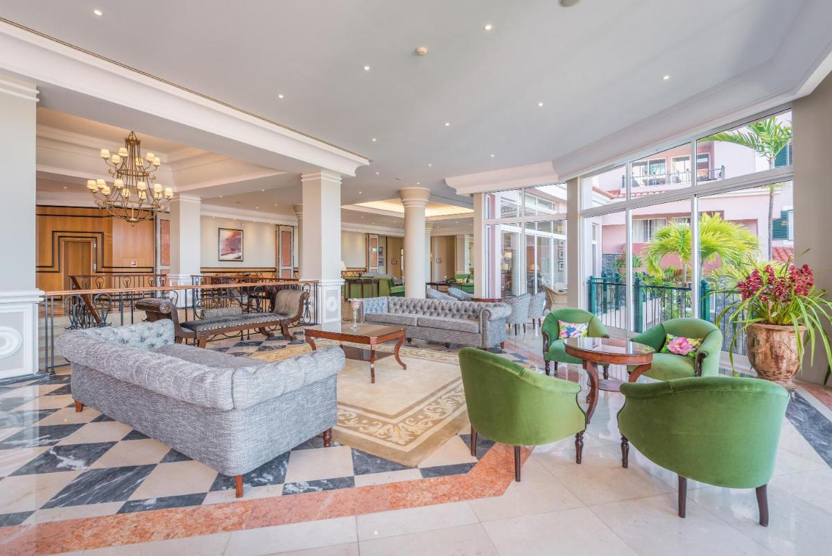 Uma área de estar em Pestana Royal All Inclusive Ocean & Spa Resort