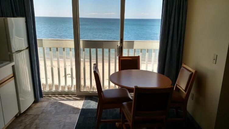 Horizons Beach Resort - Housity