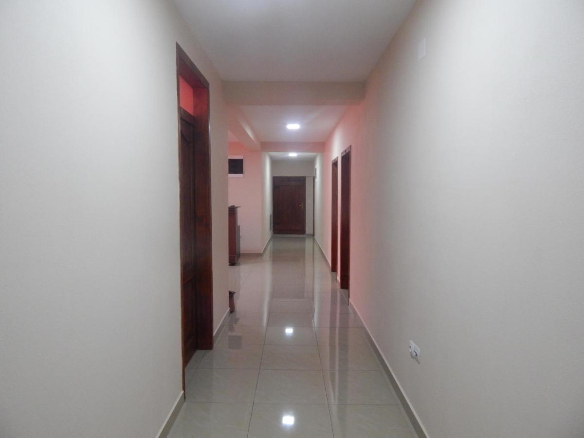 Hotel Restoran Antika - Housity