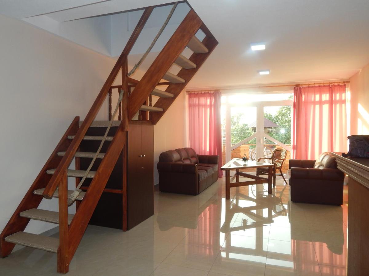 Hotel Restoran Antika - Housity