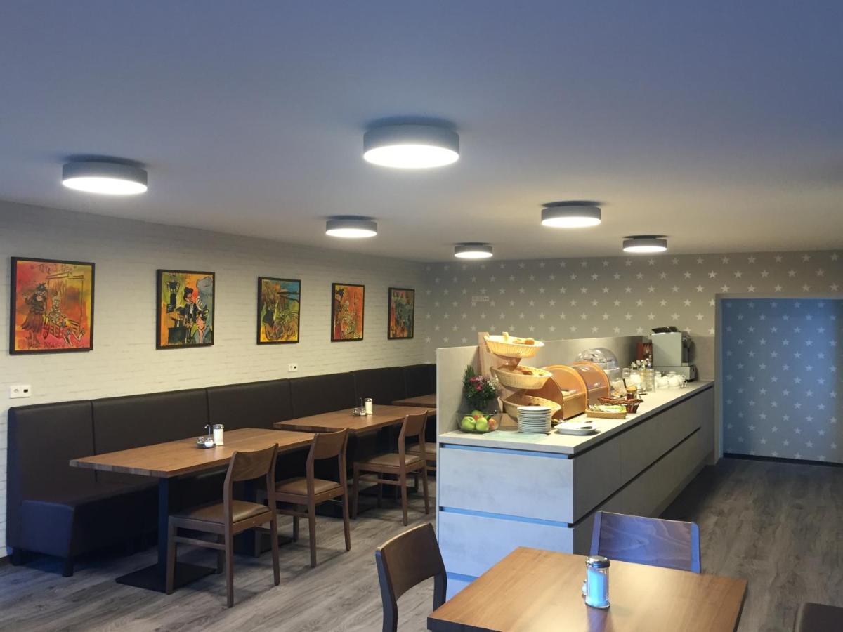 Ein Sitzbereich in der Unterkunft Hotel Astra Rastatt