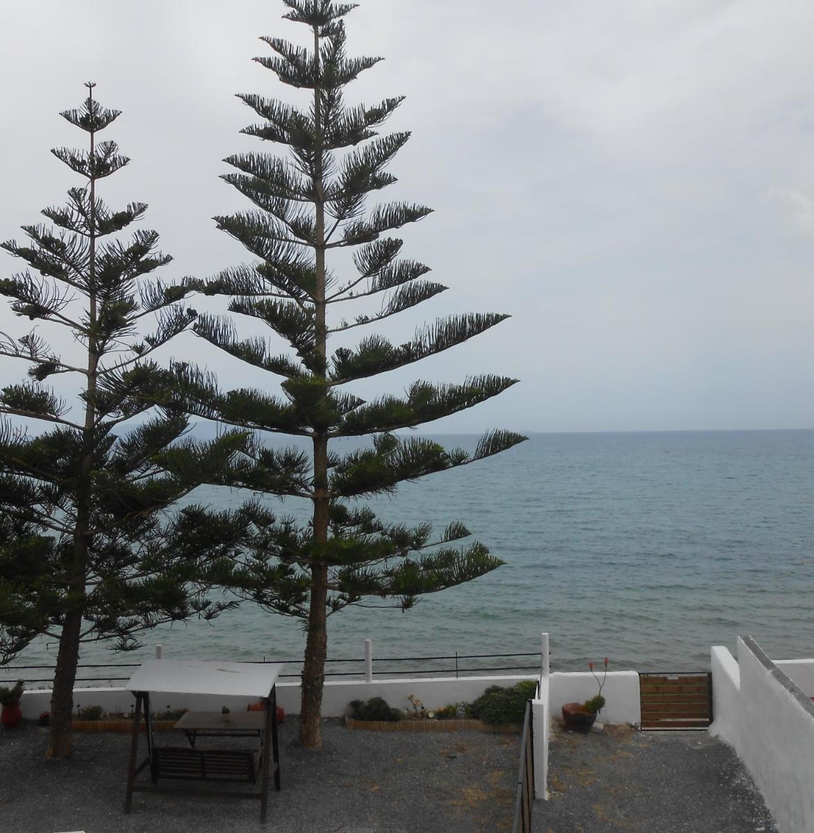 Frosso's Sea Apartments - Housity