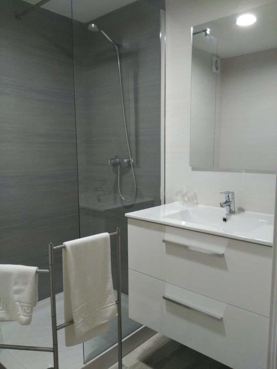 Hotel Puente de los Santos - Housity