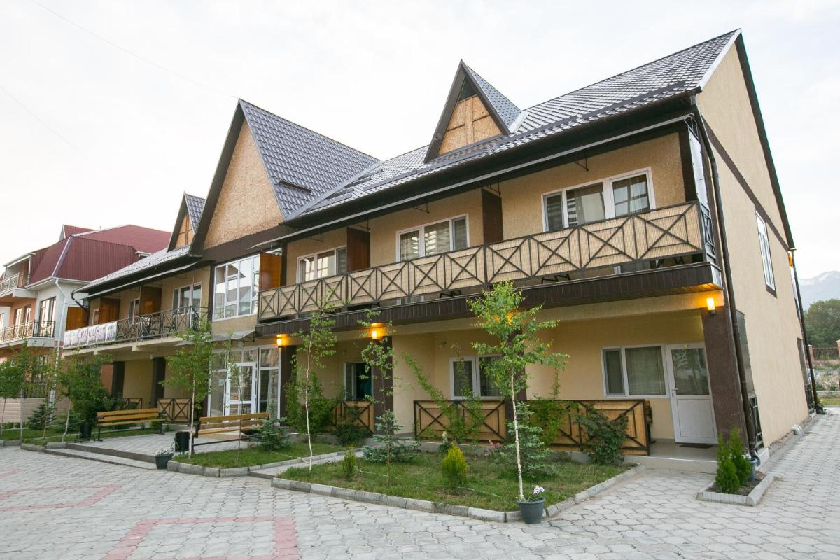 Evropa Hotel - Housity