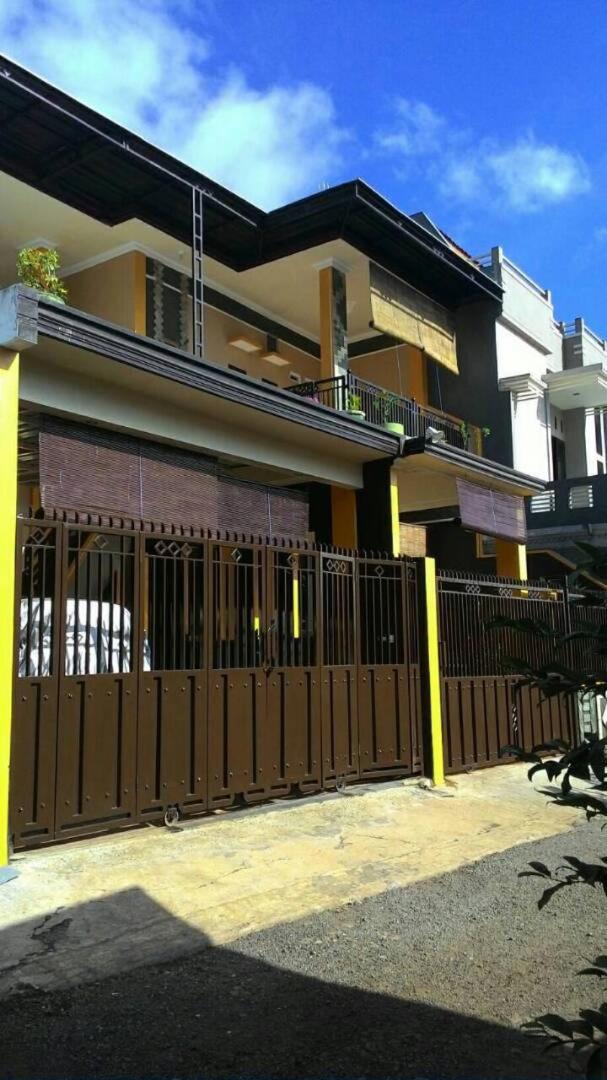 Homestay Browniez - Housity