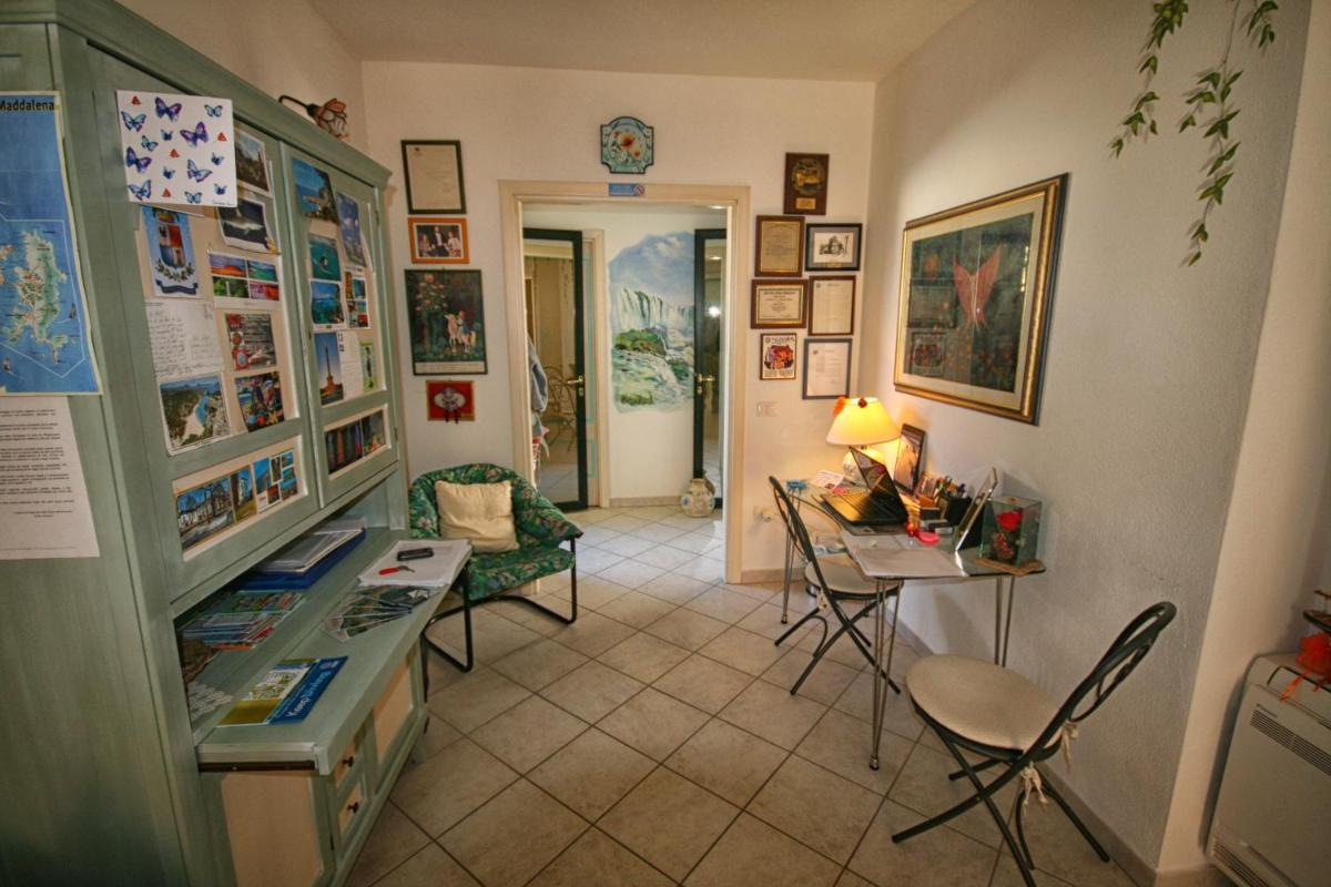 B&B Le Farfalle - Housity