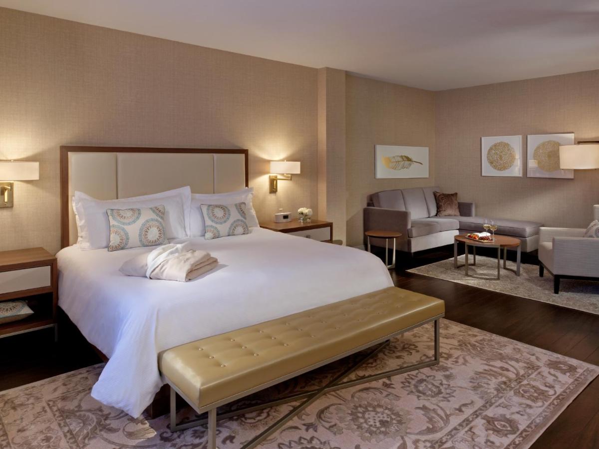 The Lord Nelson Hotel & Suites - Housity