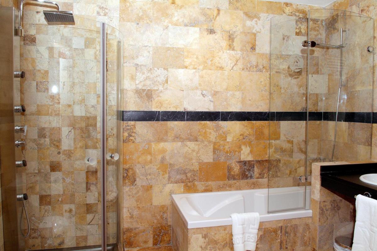 Un baño de Hotel & Spa Sierra de Cazorla 4*