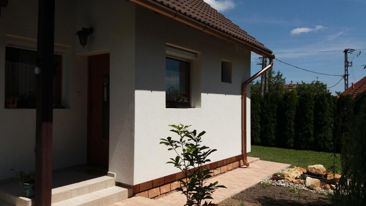 Pongrácz Apartman - Housity