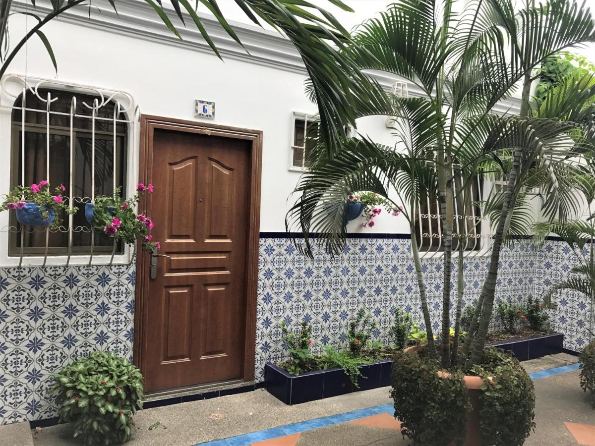 El Patio Suites - Housity
