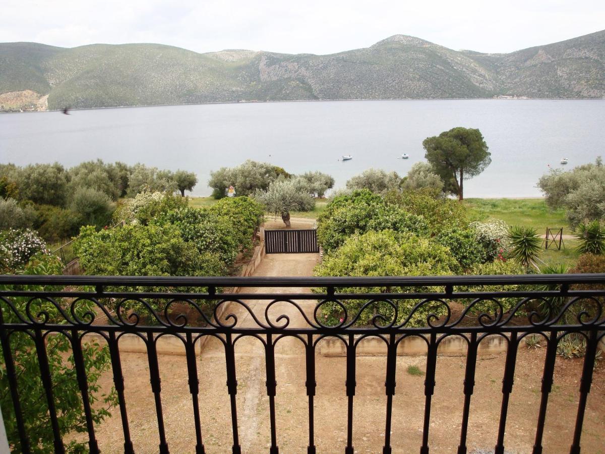Waterfront Mediterranean Villa - Housity