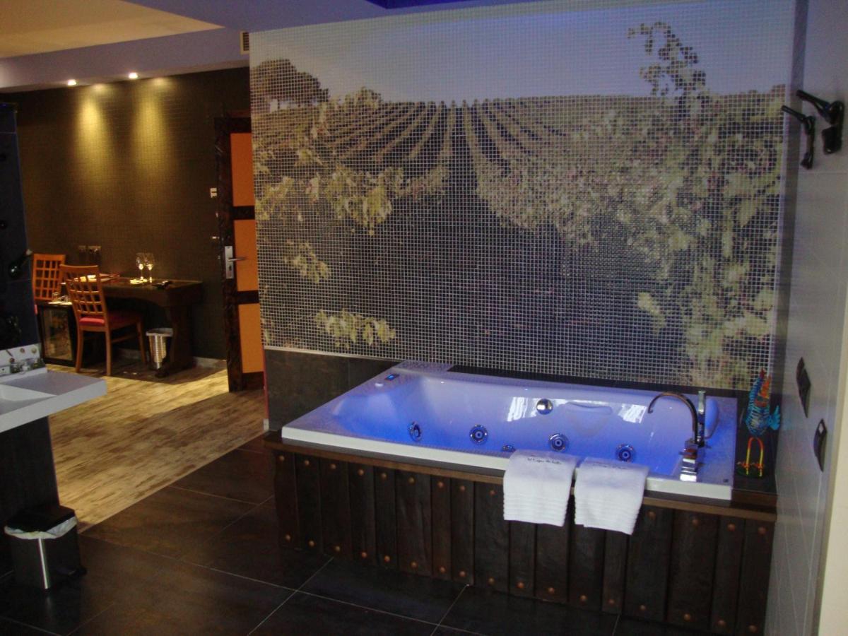 Imagen de la galería de Hotel SPA El Lagar de Isilla, en La Vid y Barrios
