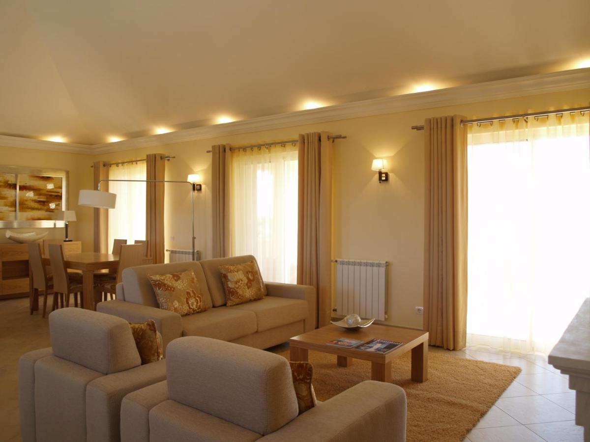 Uma área de estar em Martinhal Sagres Beach Family Resort Hotel