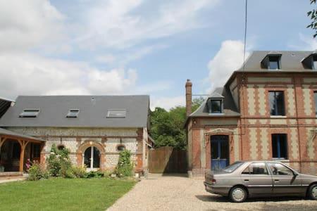 La Petite Maison arc-en-ciel - Housity