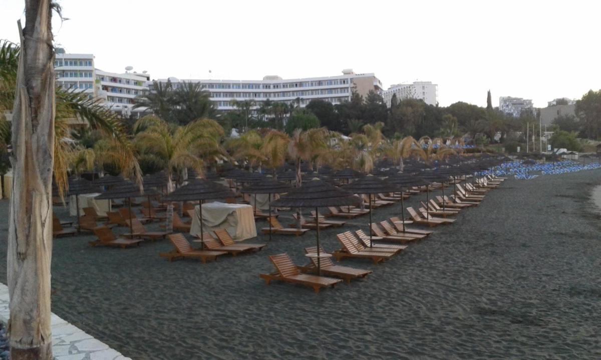 Limassol Seaside Apartment - Hizvo