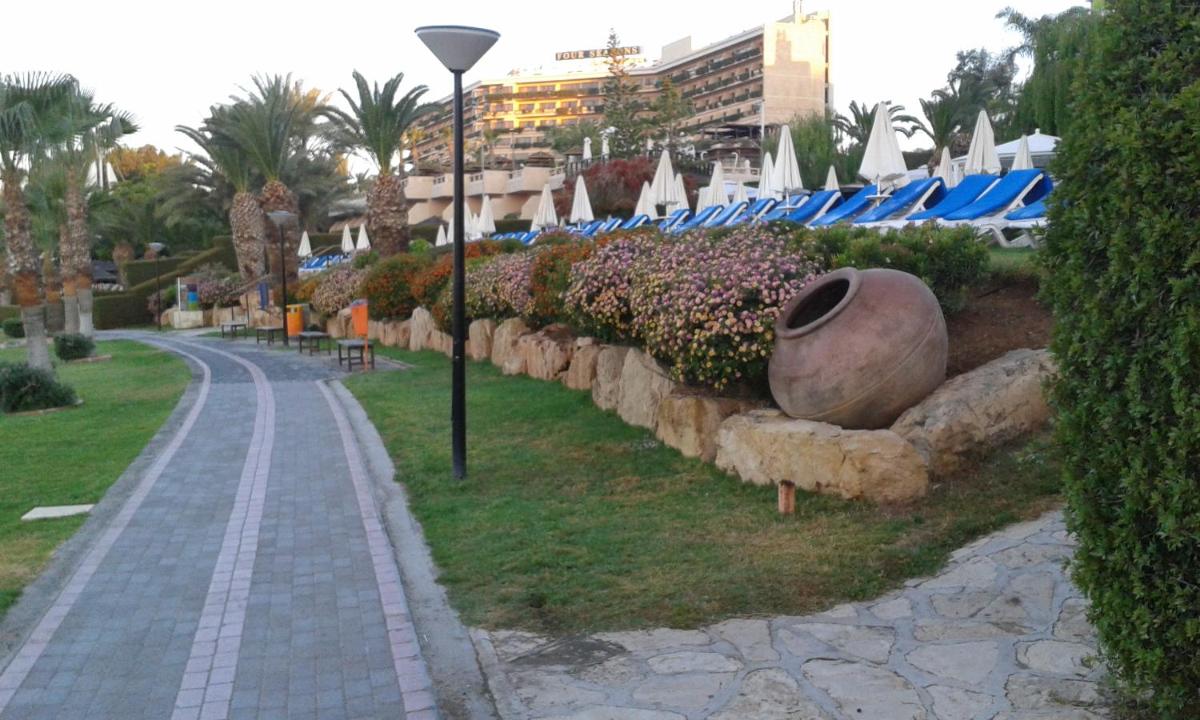 Limassol Seaside Apartment - Hizvo