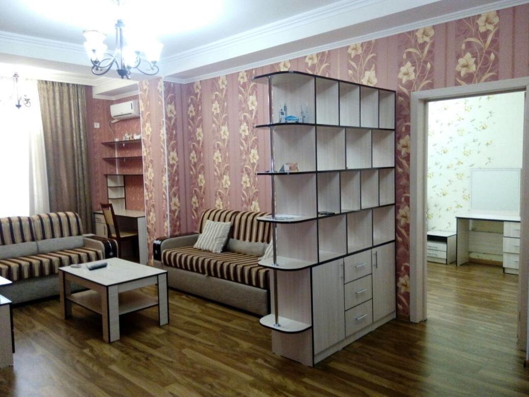 Bishkek Maximus Apartament 2 - Housity