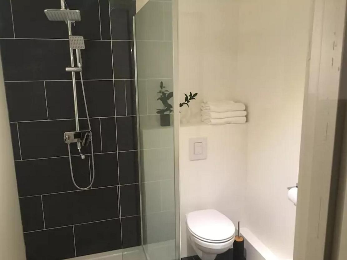Private top floor, 150 m from the beach! - Housity