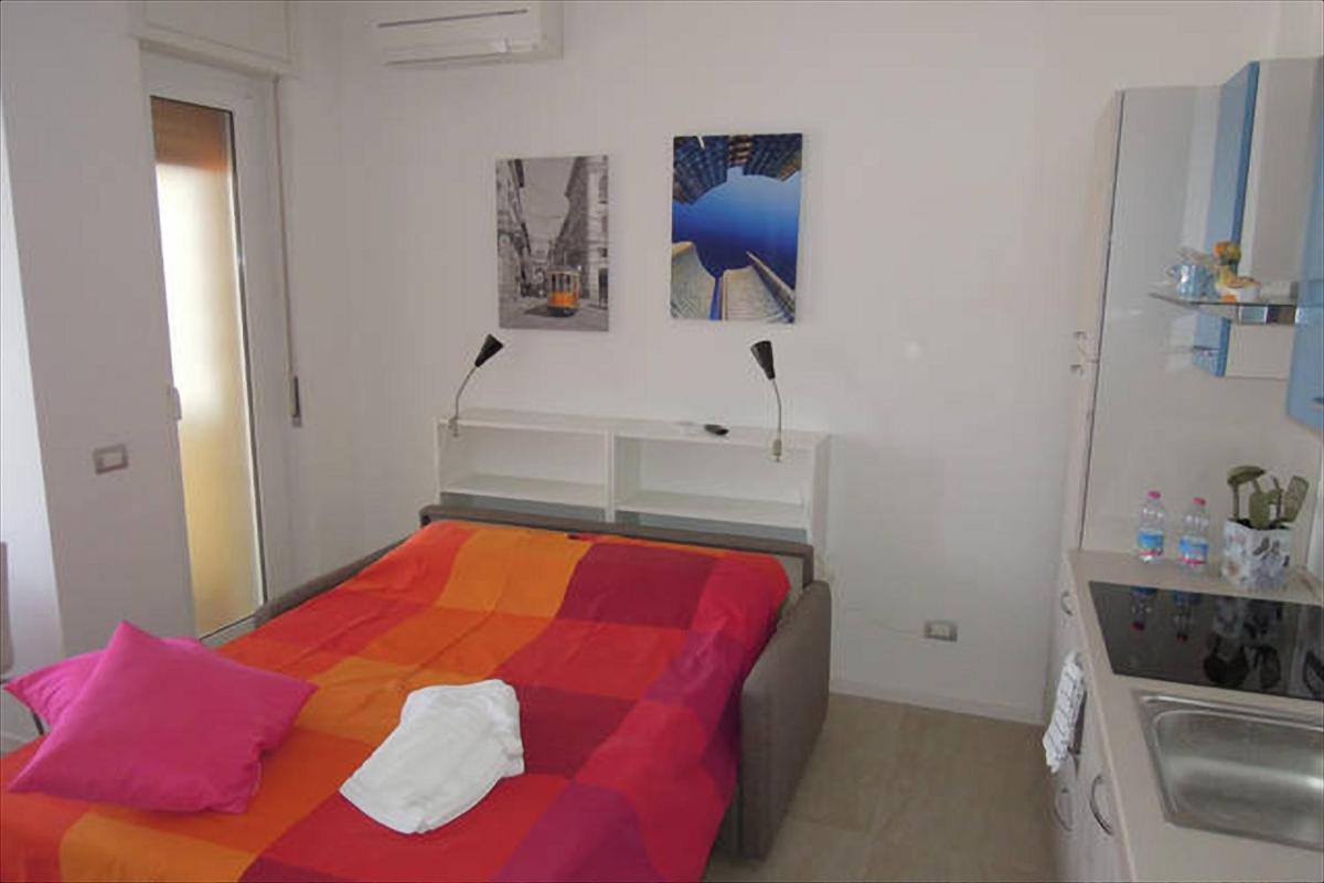 Loreto - Colorful Studio - Housity