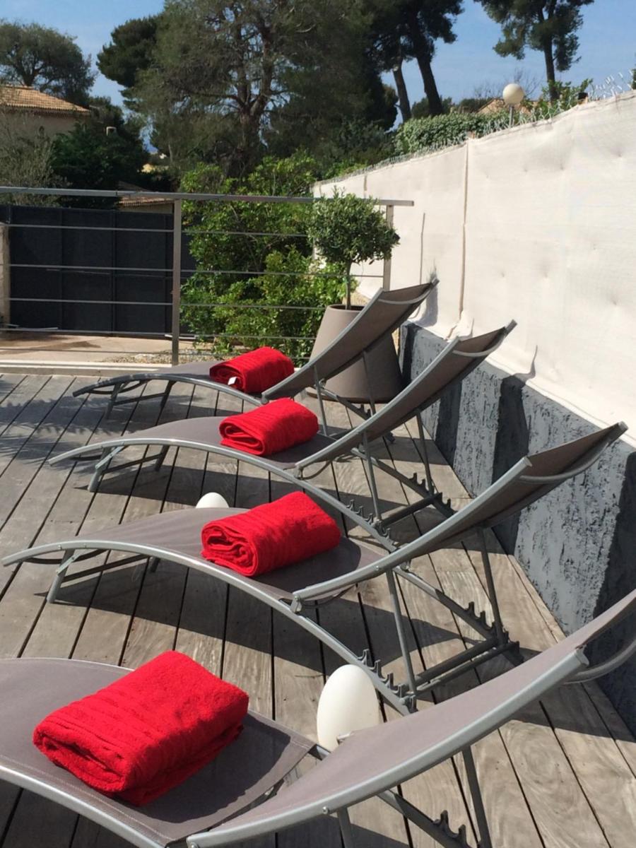 Le petit cassis vue mer appartement 70m2 piscine - Housity