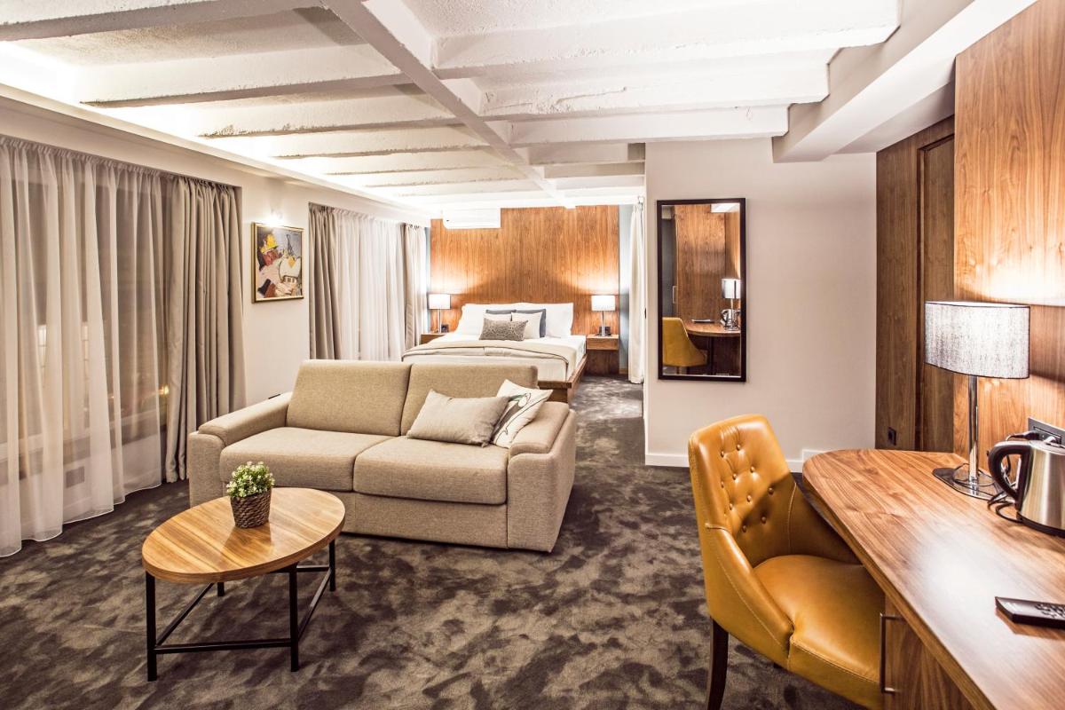 Nomad Luxury Suites - Housity