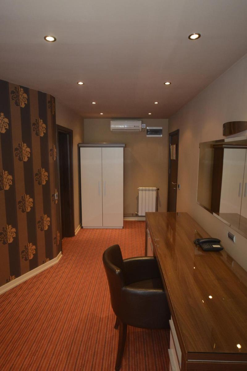 Vila Srbija Beograd - Housity