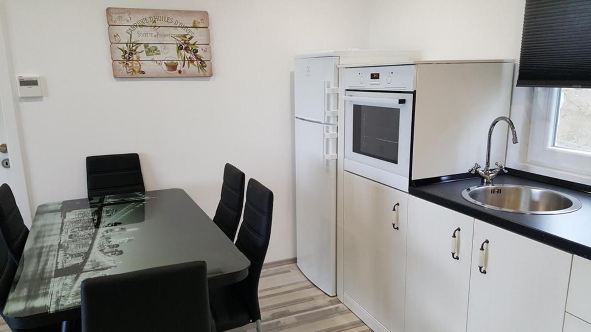 Holiday Home Smokvica - Housity