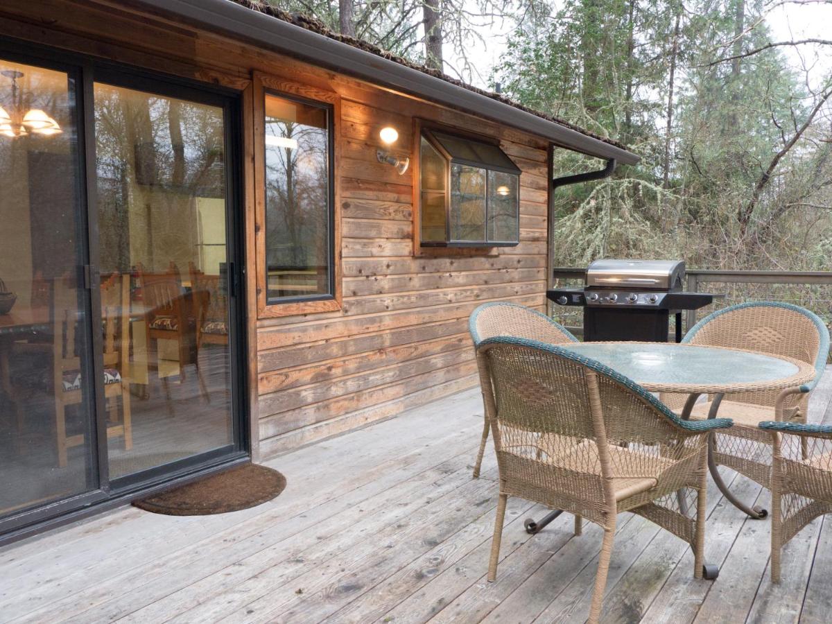 The River House - Housity