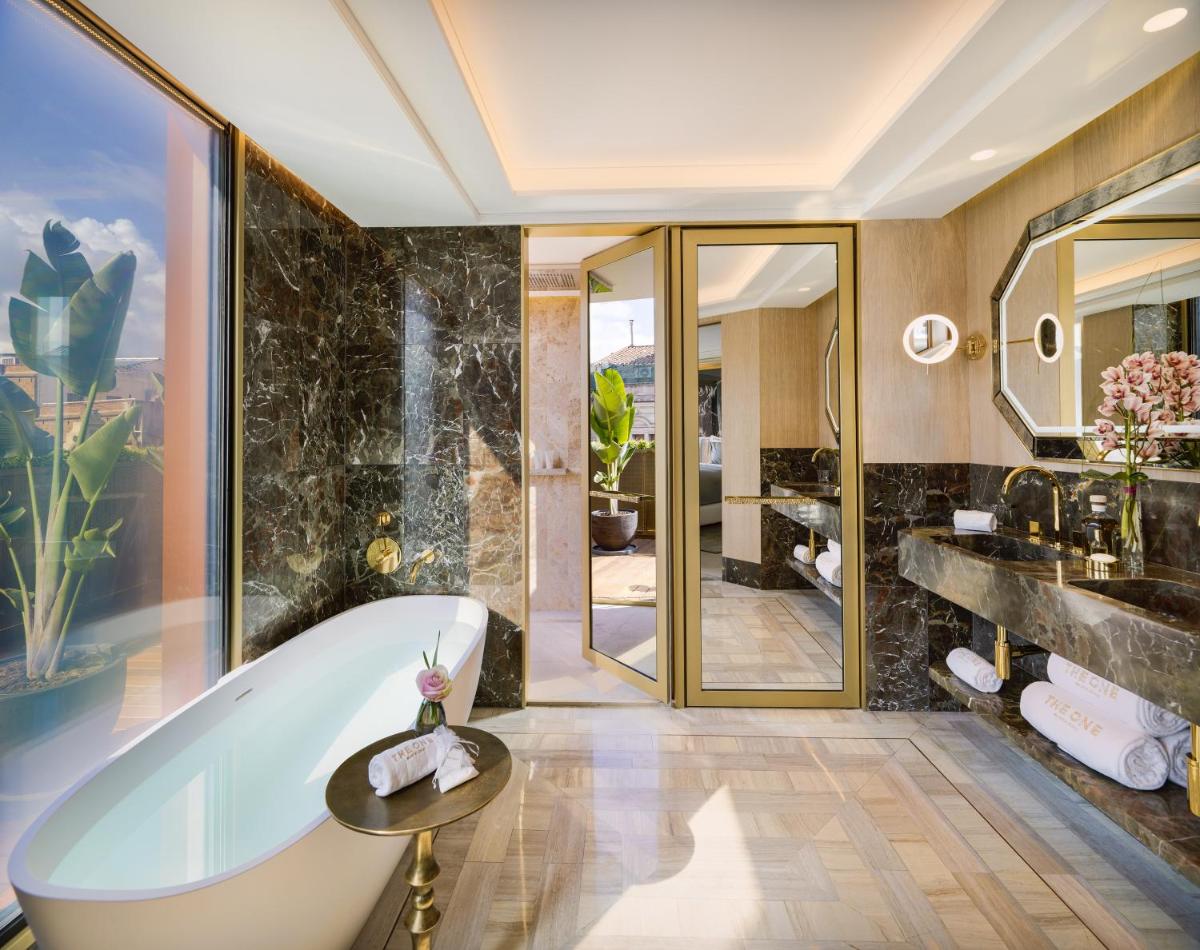 Un baño de The One Barcelona GL
