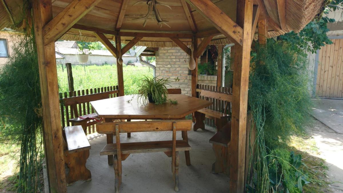 Apartment Kostolic - Housity