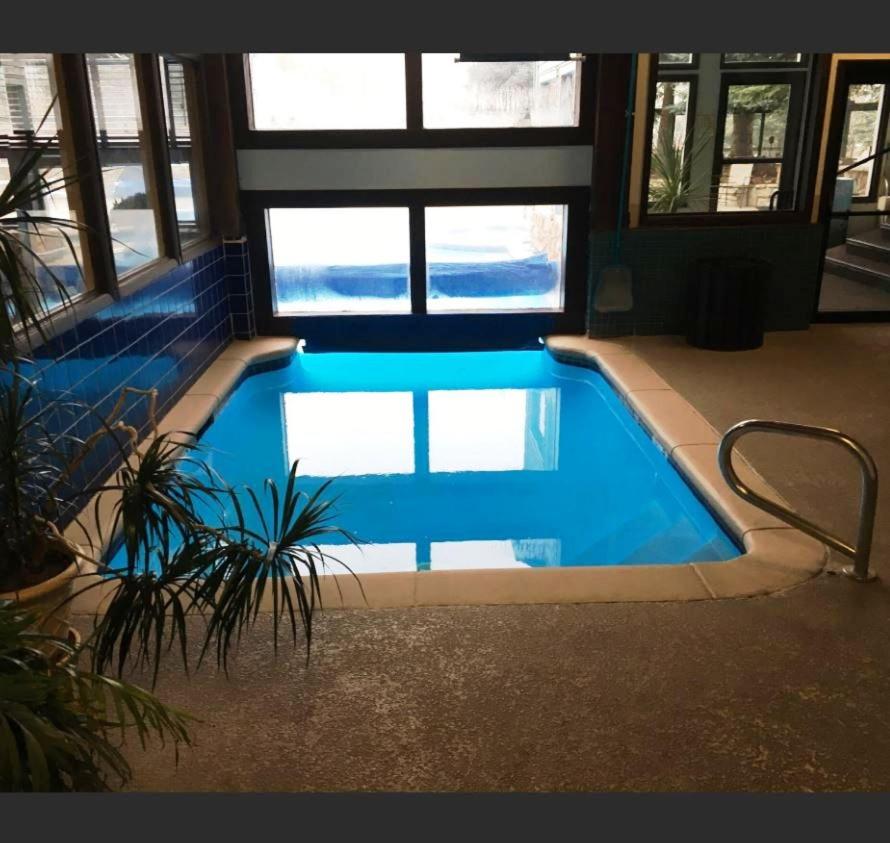 GetAways at Falcon Point Resort - Housity