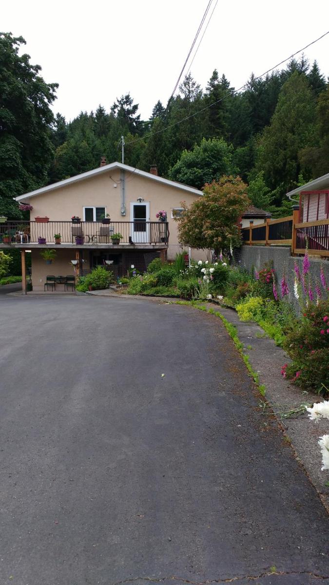 Hummers Haven Bed and Breakfast - Housity