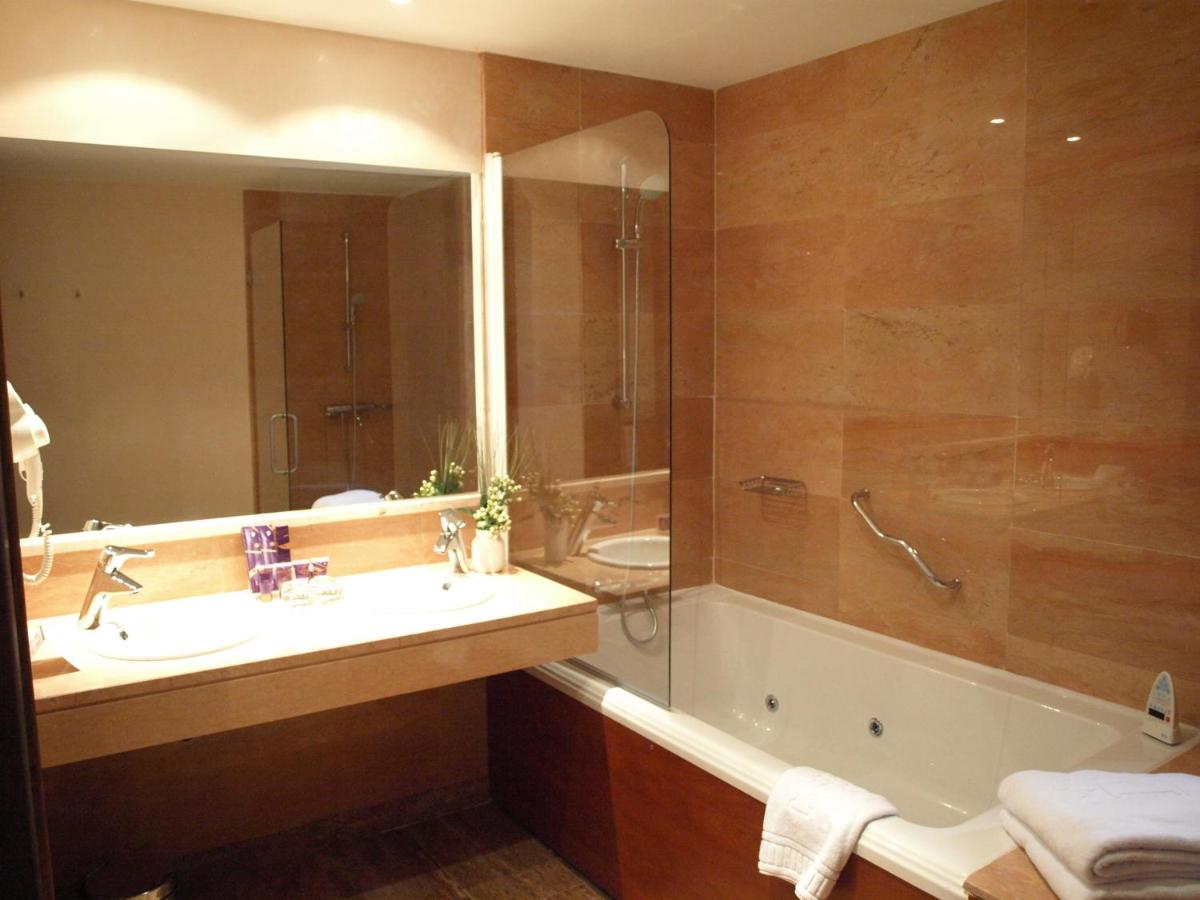 Un baño de Parador de Lorca
