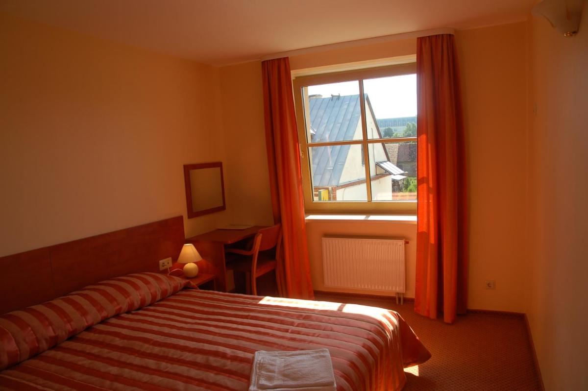 Hotel-Restaurant Smilga - Housity