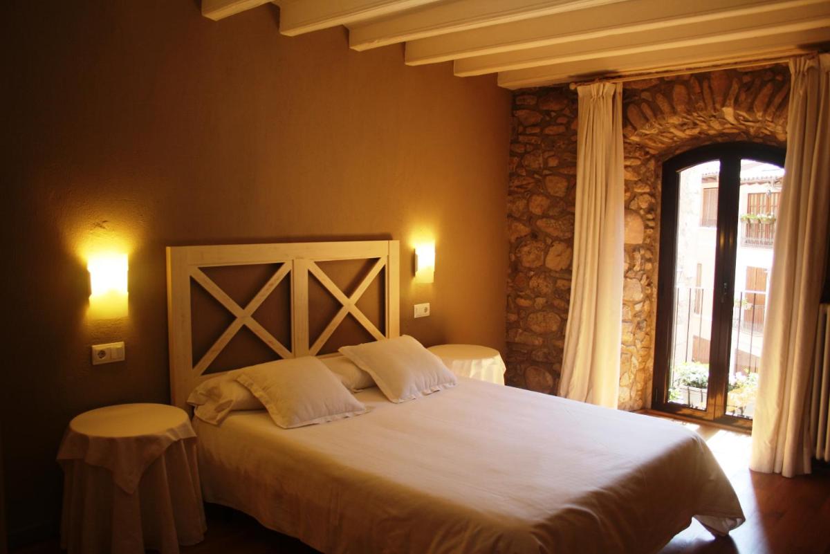 El Castell de la Pobla de Lillet (Adults Only) - Housity