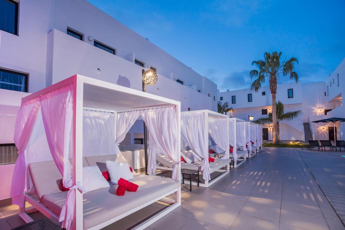 Imagen de la galería de Migjorn Ibiza Suites & Spa, en Playa d'en Bossa