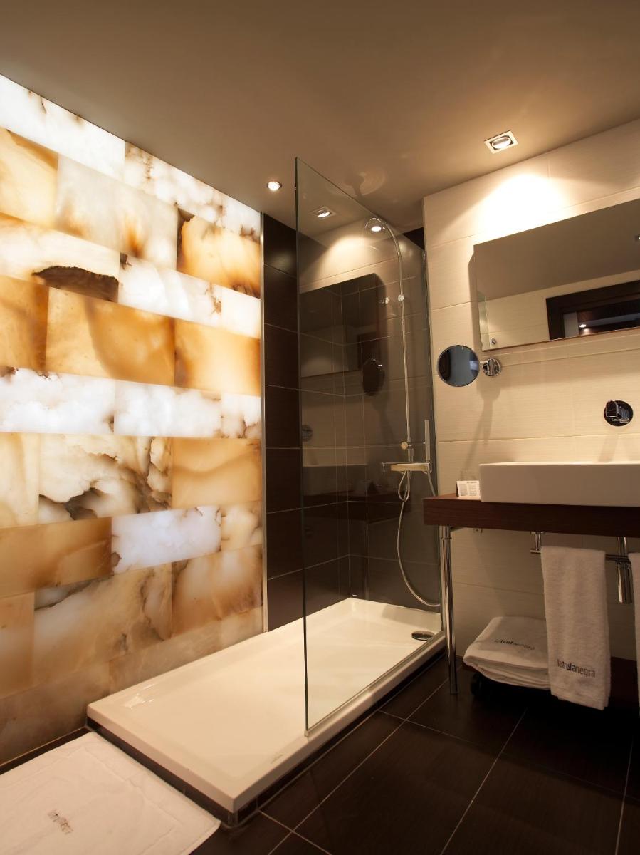 Un baño de Hotel La Trufa Negra