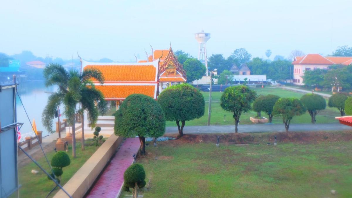 Loy Manee House - Housity
