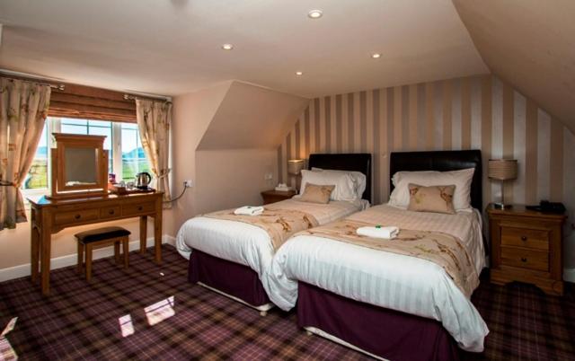 Glen Clova Hotel & Luxury Lodges - Housity