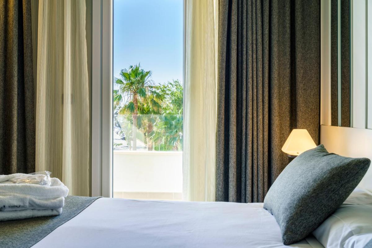 Costa del Sol Torremolinos Hotel - Housity