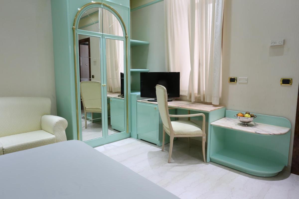 Hotel Europa - Housity