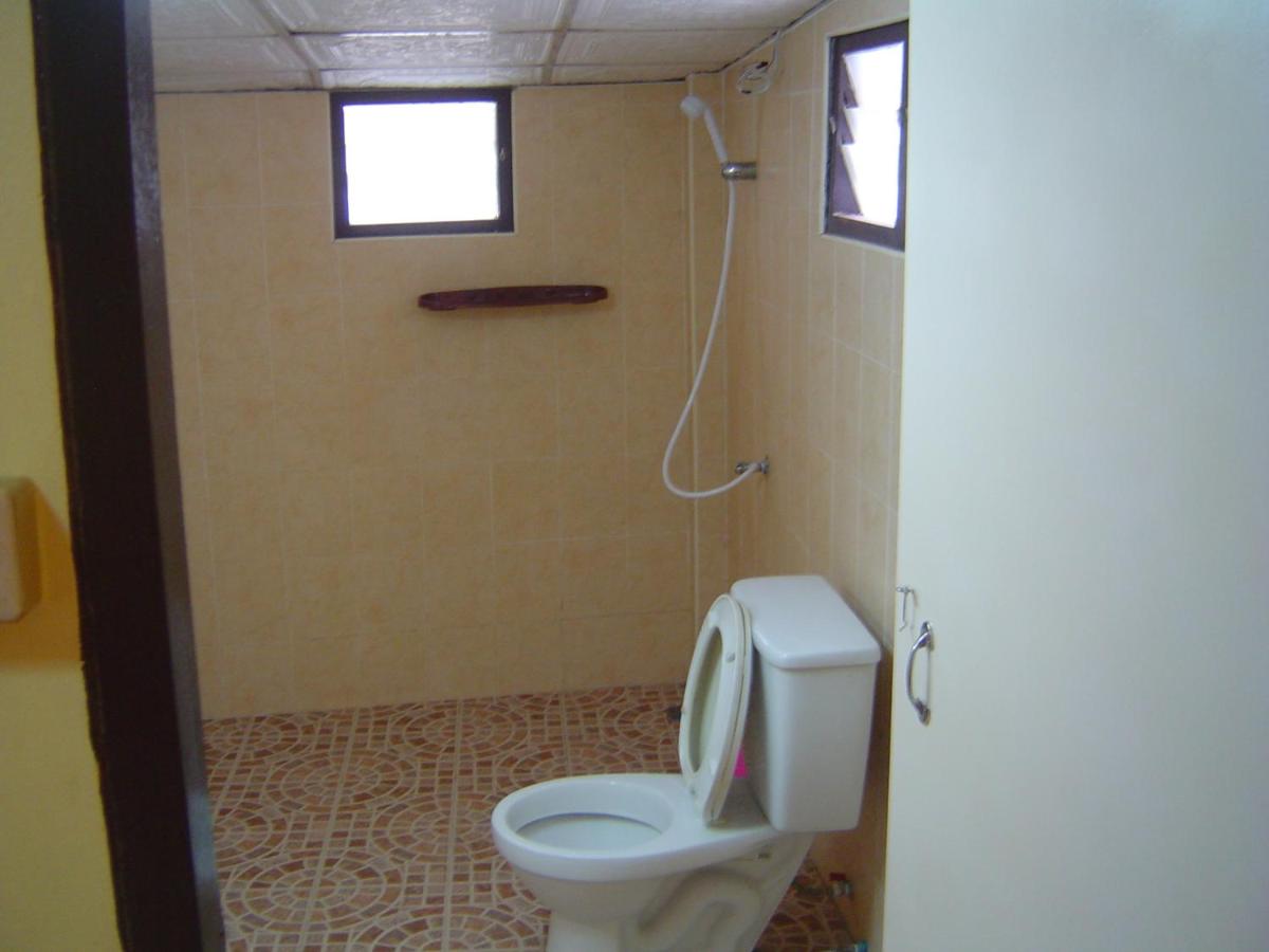 Near Bus Guesthouse Center Ubon - Housity